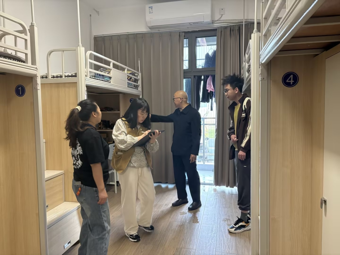 pa电子开展“第一届寝室文化节”——内务检查评比工作