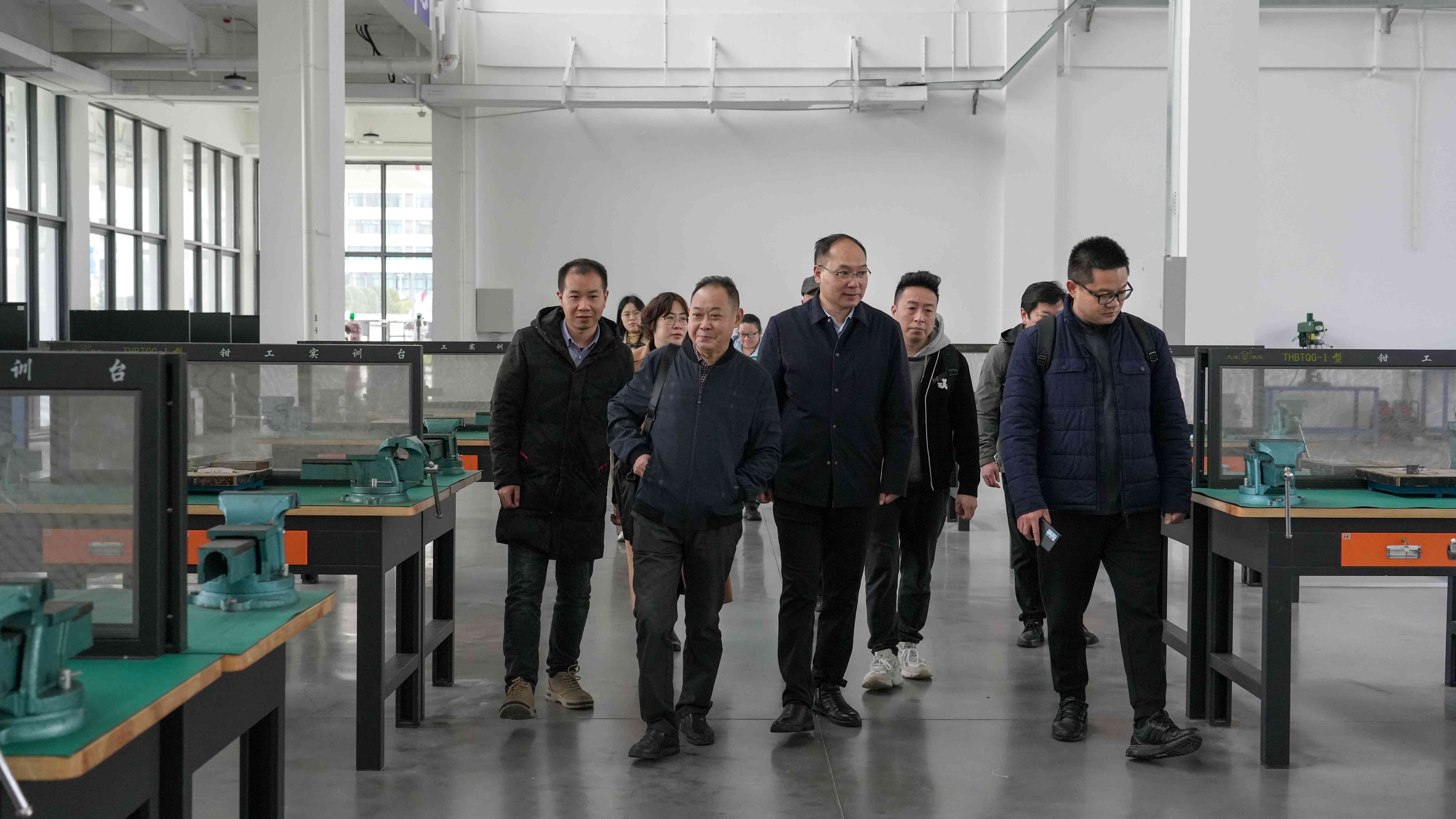 聚焦职业教育国际化的合作与发展：共青团重庆市永川区委员会联合中国一带一路文化发展专项基金和东学稷文化走进pa电子官方网站调研交流