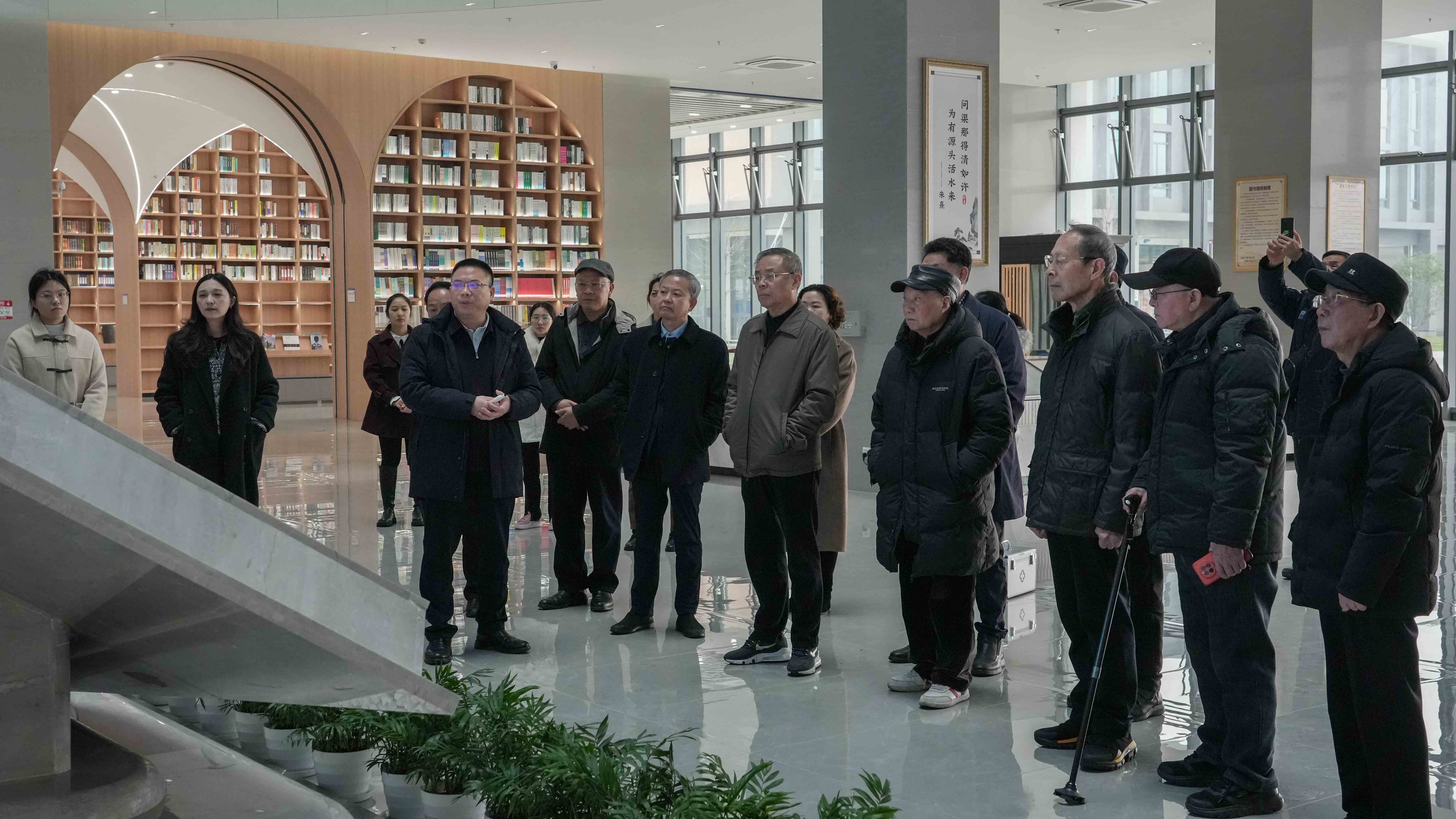 产教融合育工匠，助力区域新发展——退休领导干部来pa电子调研指导