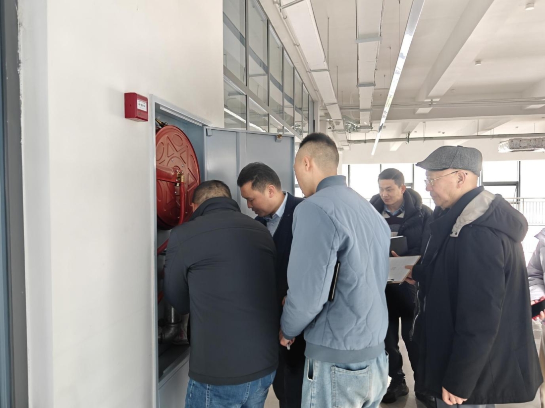 年末双检，安全护航 ——教务处组织开展教室及实训室安全检查工作