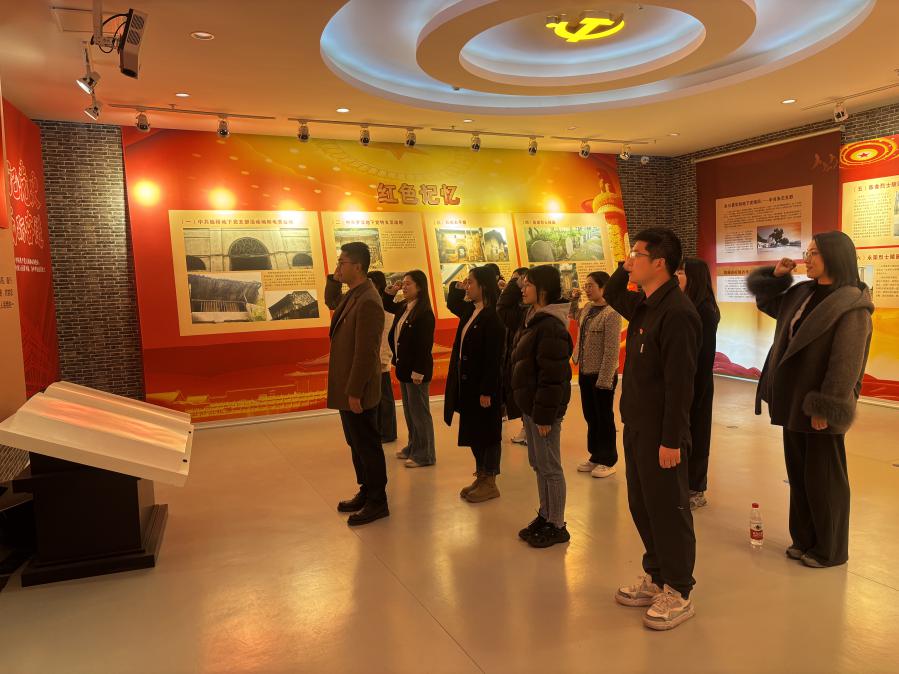 学校各党支部开展三月政治理论学习会及主题党日活动