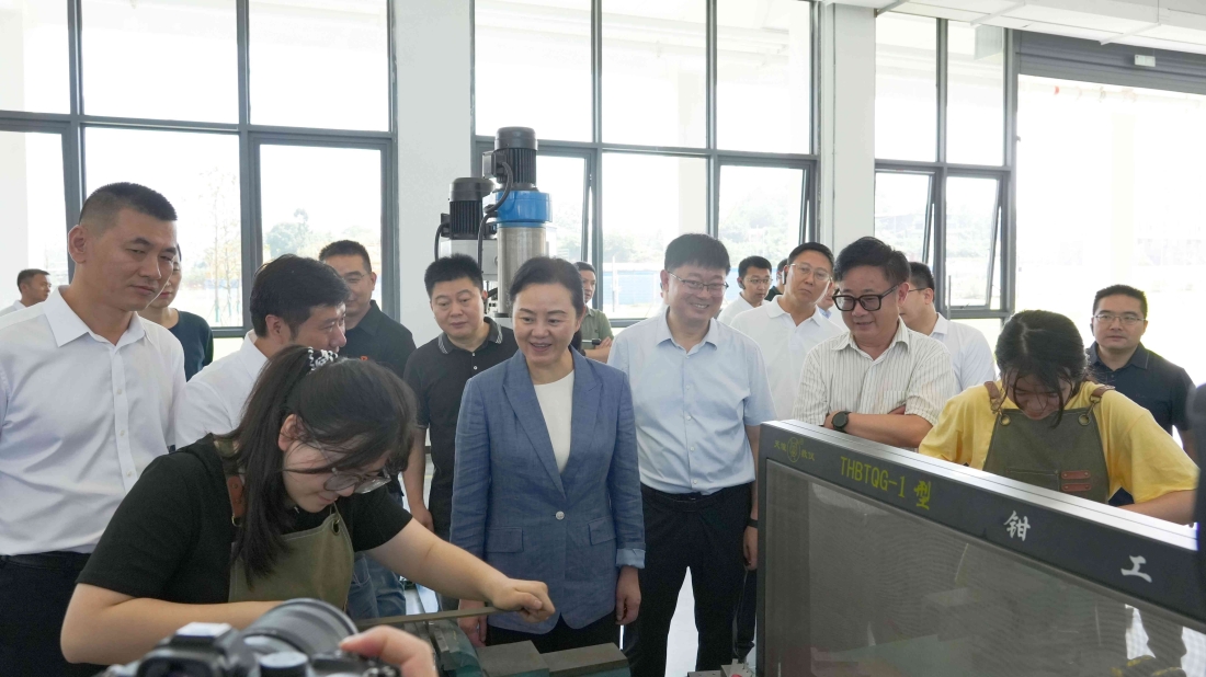 【永川网】卢红来永开展“十五五”时期推动市域高水平区域协调发展专题调研 关衷效陪同