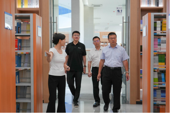 重庆市教委领导莅临pa电子检查指导开学前准备工作